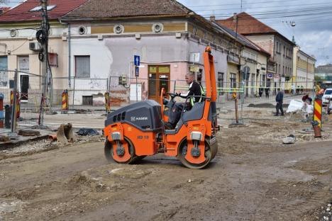 Noi restricții de trafic în Oradea! Strada Avram Iancu s-a închis circulației pe încă un tronson (FOTO)