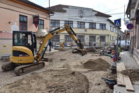 Noi restricții de trafic în Oradea! Strada Avram Iancu s-a închis circulației pe încă un tronson (FOTO)