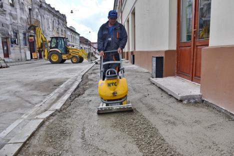 Noi restricții de trafic în Oradea! Strada Avram Iancu s-a închis circulației pe încă un tronson (FOTO)