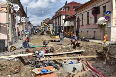 Noi restricții de trafic în Oradea! Strada Avram Iancu s-a închis circulației pe încă un tronson (FOTO)