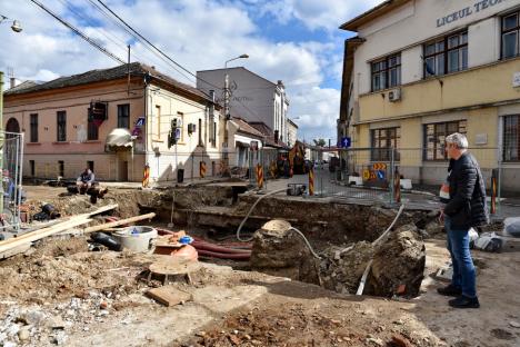 Noi restricții de trafic în Oradea! Strada Avram Iancu s-a închis circulației pe încă un tronson (FOTO)