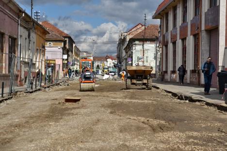 Noi restricții de trafic în Oradea! Strada Avram Iancu s-a închis circulației pe încă un tronson (FOTO)