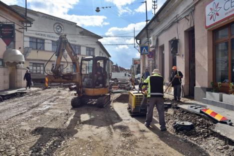 Noi restricții de trafic în Oradea! Strada Avram Iancu s-a închis circulației pe încă un tronson (FOTO)