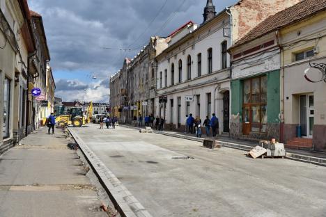 Noi restricții de trafic în Oradea! Strada Avram Iancu s-a închis circulației pe încă un tronson (FOTO)