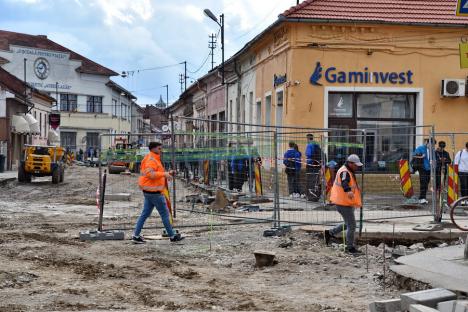 Noi restricții de trafic în Oradea! Strada Avram Iancu s-a închis circulației pe încă un tronson (FOTO)