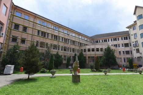Şantier la Universitatea din Oradea: 12 proiecte de investiţii în campus (FOTO)