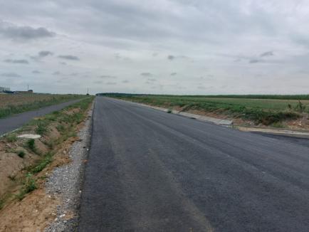Ultimul strat de asfalt pe centura Nojorid, a treia care se va deschide circulației în Zona Metropolitană Oradea (FOTO)