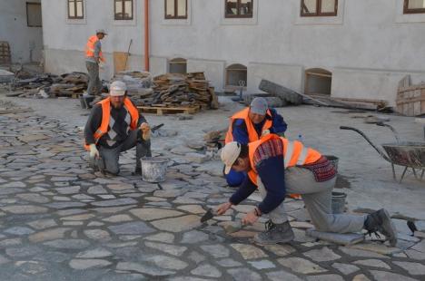 Cetate pe gătate: Descoperirile arheologice amână termenul de predare a lucrărilor din Cetatea Oradea (FOTO)