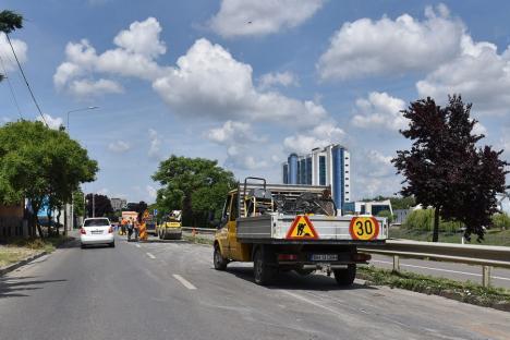 A doua amânare pe căile Clujului și Averescu din Oradea: înlocuirea capacelor de canal se va termina abia săptămâna viitoare (FOTO)