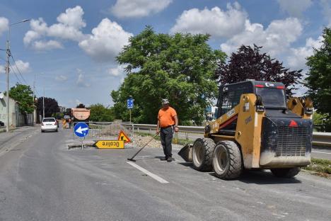 A doua amânare pe căile Clujului și Averescu din Oradea: înlocuirea capacelor de canal se va termina abia săptămâna viitoare (FOTO)