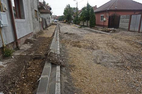 Va fi gata în septembrie. Strada Piața Bobâlnei din Ioşia este în curs de modernizare (FOTO)