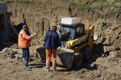 Drumul (merge) rapid. Selina toarnă structura de susţinere a viaductului peste străzile Gheorghe Doja şi Louis Pasteur (FOTO)