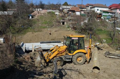 Drumul (merge) rapid. Selina toarnă structura de susţinere a viaductului peste străzile Gheorghe Doja şi Louis Pasteur (FOTO)