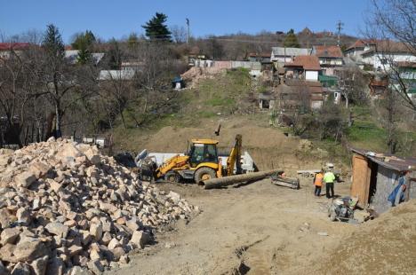 Drumul (merge) rapid. Selina toarnă structura de susţinere a viaductului peste străzile Gheorghe Doja şi Louis Pasteur (FOTO)