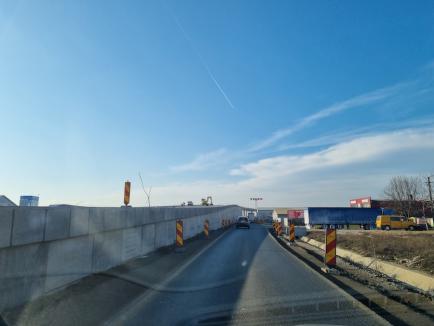 Strabag trage tare: asfaltează de zor Calea Sântandreiului la racordul cu drumul de legătură spre autostradă. Stadiul lucrărilor (FOTO/VIDEO)