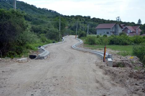 Alternativa la Oşorhei: Drumul de Fughiu prin Podgoria este realizat în proporţie de 20% (FOTO / VIDEO)