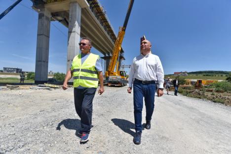 Lucrările la Inelul Metropolitan de Sud al Oradiei au ajuns la jumătate. De ce a fost adusă cea mai mare macara din țară, de 700 de tone (FOTO)