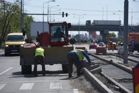 Constructorii se pregătesc să finalizeze noua linie de tramvai pe porţiunea din Calea Aradului (FOTO/VIDEO)