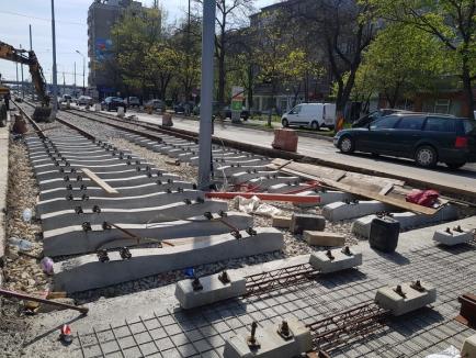 Constructorii se pregătesc să finalizeze noua linie de tramvai pe porţiunea din Calea Aradului (FOTO/VIDEO)