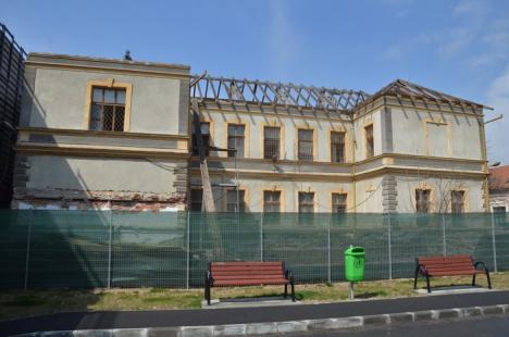 Au început lucrările: O parte din fostul spital de boli infecţioase devine noul sediu al ADP Oradea (FOTO)