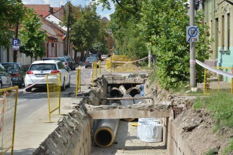 Reţeaua 'şanţierelor': Peste 30 de străzi din Oradea, 'sparte' de lucrări ale RDS, Termoficare şi CAO (FOTO)