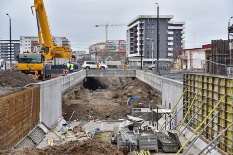 Se amenajează bretelele ocolitoare ale Pasajului Decebal, pentru reluarea circulaţiei pe strada Tudor Vladimirescu (FOTO)