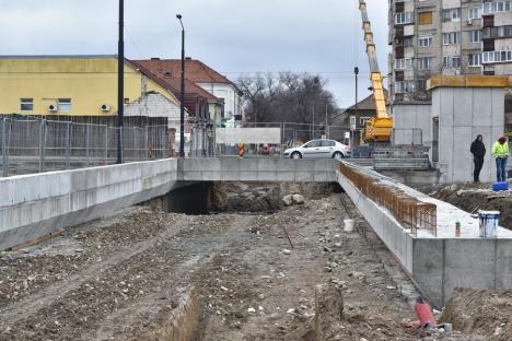 Se amenajează bretelele ocolitoare ale Pasajului Decebal, pentru reluarea circulaţiei pe strada Tudor Vladimirescu (FOTO)