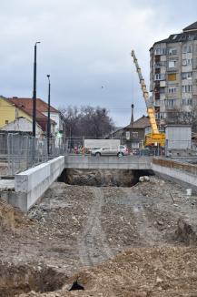 Se amenajează bretelele ocolitoare ale Pasajului Decebal, pentru reluarea circulaţiei pe strada Tudor Vladimirescu (FOTO)