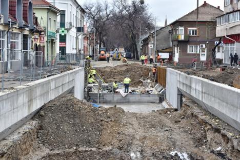 Se amenajează bretelele ocolitoare ale Pasajului Decebal, pentru reluarea circulaţiei pe strada Tudor Vladimirescu (FOTO)