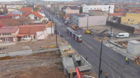 Circulaţia tramvaielor şi a mașinilor pe Bulevardul Decebal din Oradea se va deschide VINERI, la ora 14. Anunțul primarului (FOTO)