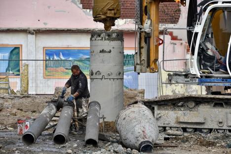 Capătă contur: Se lucrează la realizarea plăcii pasajului Decebal din Oradea (FOTO)