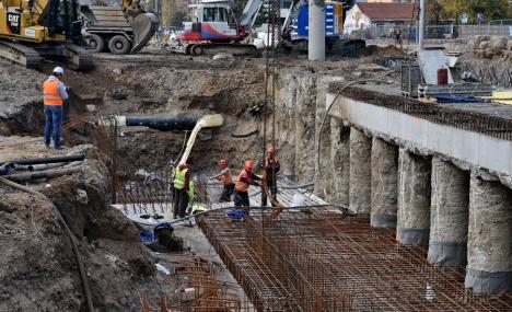 Capătă contur: Se lucrează la realizarea plăcii pasajului Decebal din Oradea (FOTO)