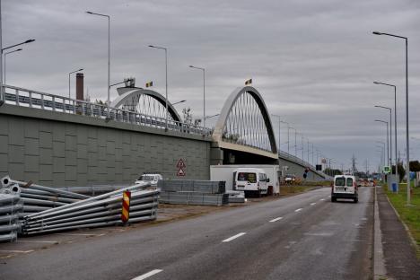 Urmează testele de siguranţă. Pasajul rutier din Calea Borşului ar urma să fie deschis în ultima săptămână din octombrie (FOTO)