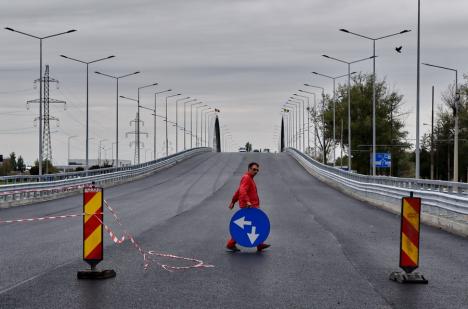 Urmează testele de siguranţă. Pasajul rutier din Calea Borşului ar urma să fie deschis în ultima săptămână din octombrie (FOTO)