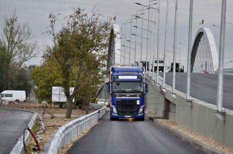 Urmează testele de siguranţă. Pasajul rutier din Calea Borşului ar urma să fie deschis în ultima săptămână din octombrie (FOTO)