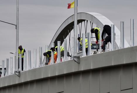 Urmează testele de siguranţă. Pasajul rutier din Calea Borşului ar urma să fie deschis în ultima săptămână din octombrie (FOTO)