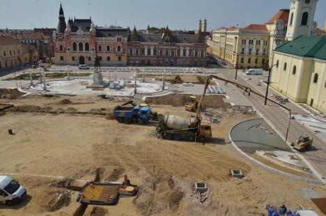 Prinde contur! Constructorii au turnat fundaţiile staţiilor de tramvai din Piaţa Unirii (FOTO)