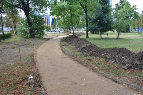 Prima pistă artificială de alergare din Oradea va fi dată în folosinţă la jumătatea lunii septembrie (FOTO)
