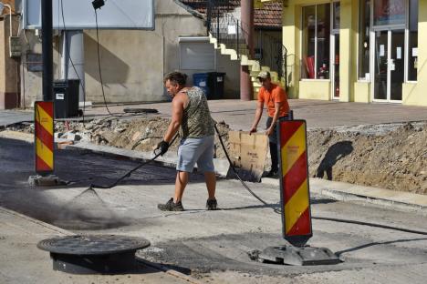 Treziți de clopoțel: Primăria Oradea își încalcă promisiunea de a redeschide bulevardul Decebal odată cu reînceperea școlii (FOTO)