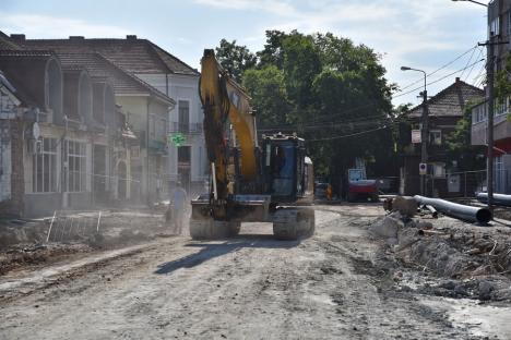 Treziți de clopoțel: Primăria Oradea își încalcă promisiunea de a redeschide bulevardul Decebal odată cu reînceperea școlii (FOTO)