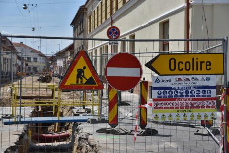 Constructorii au început săpăturile pe strada Avram Iancu din Oradea, pentru înlocuirea rețelelor. Se va ajunge la adâncimea de 7 metri (FOTO)