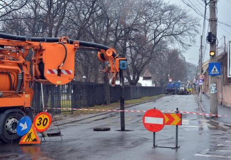 Compania de Apă Oradea: Traficul de pe strada Sucevei va fi deviat, pentru reabilitarea canalului colector menajer