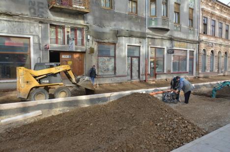 Fața orașului: Renovarea străzii Vasile Alecsandri a ajuns aproape la jumătate (FOTO)