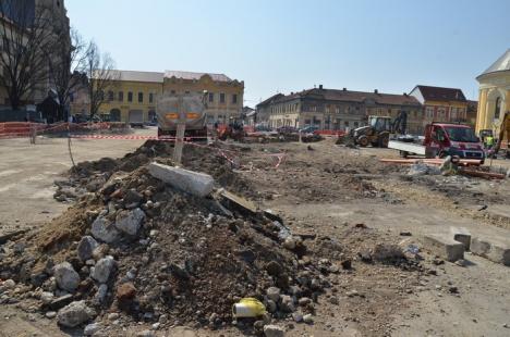 Oradea subterană: Lucrările de înlocuire a canalizării au dezgropat beciurile fostelor clădiri din centru (FOTO)