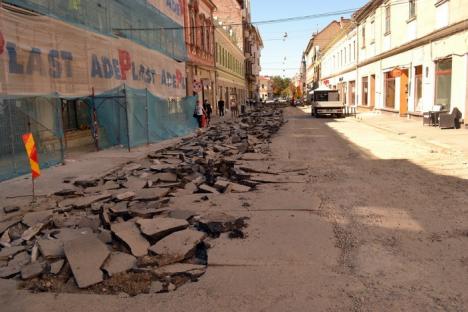 Strada Vasile Alecsandri a fost închisă pentru lucrări de reabilitare şi pietruire (FOTO)