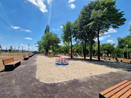 Întinereşte! Amenajarea parcului din cartierul Tineretului din Oradea este în curs de finalizare (FOTO)