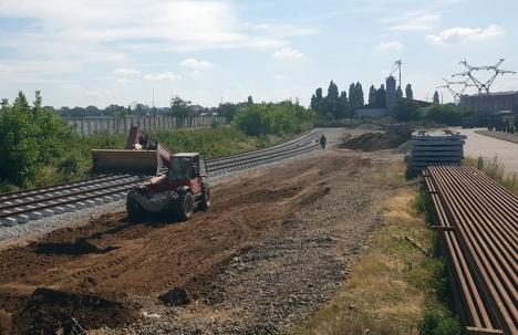 Constructorii au amenajat primii 700 de metri din noua linie de tramvai de-a lungul Peţei, în Oradea (FOTO / VIDEO)