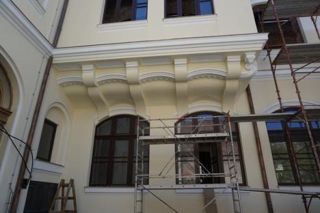 Fațadele interioare ale Palatului Episcopal Greco-Catolic din Oradea au fost reabilitate în proporție de 30% (FOTO)