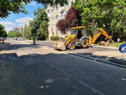 Strada Traian Lalescu se reabilitează cu amenajarea a peste o sută de locuri de parcare (FOTO / VIDEO)