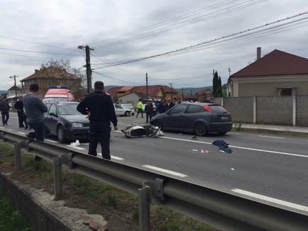 Accident grav la Lugaşu de Jos: Un mopedist fără permis a fost lovit de două maşini
